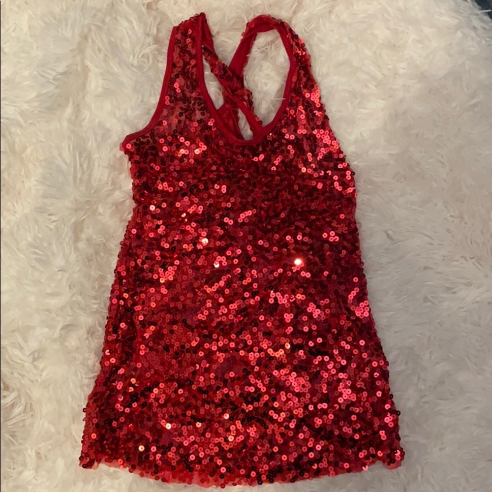 Sequin tank